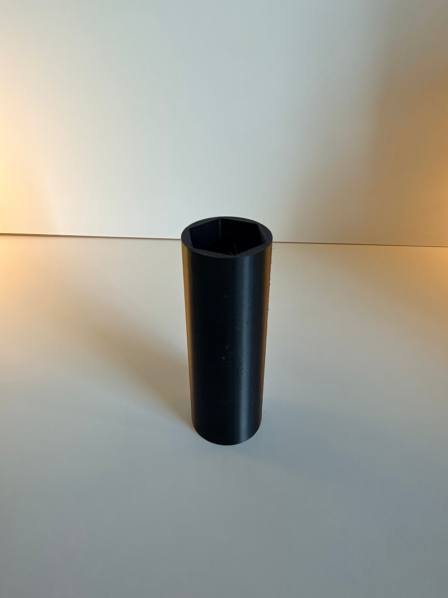 HarvmarPrints - Minimalist Socket Pen Holder