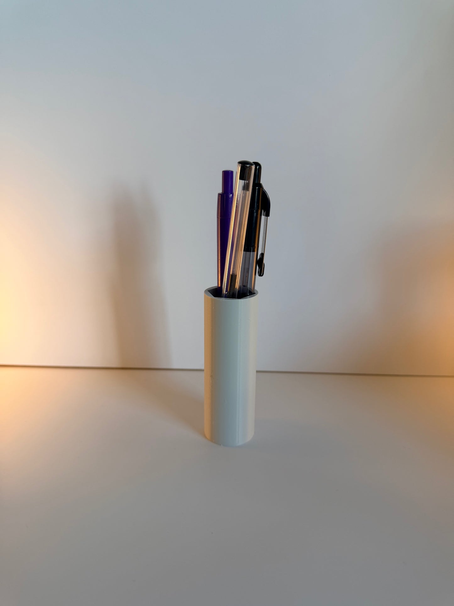 HarvmarPrints - Minimalist Socket Pen Holder