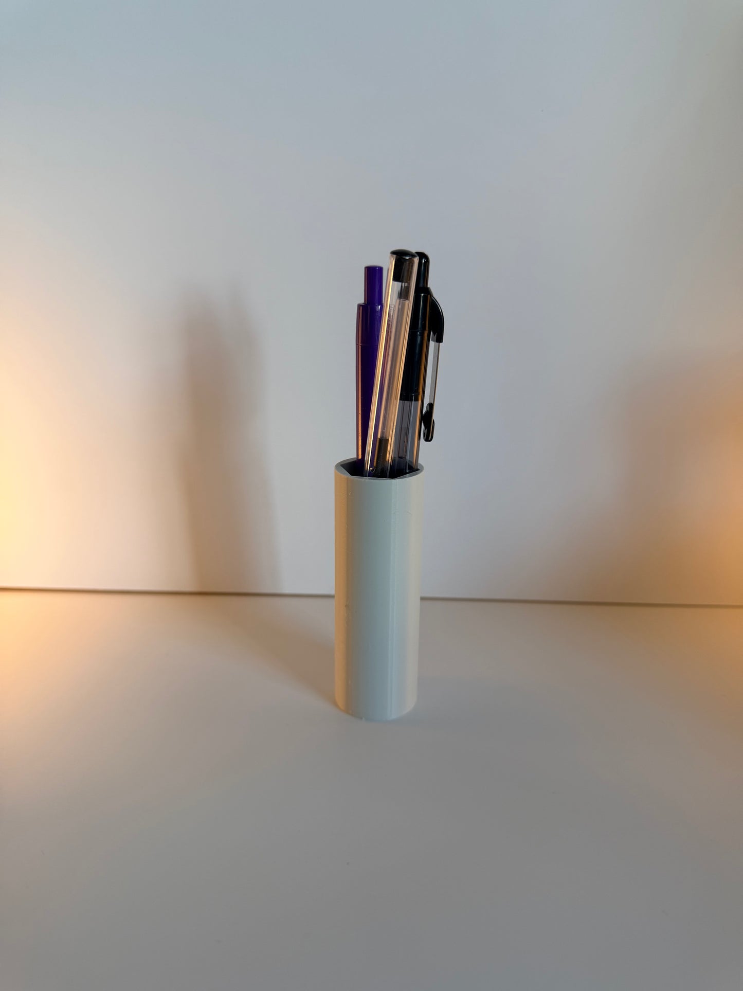 HarvmarPrints - Minimalist Socket Pen Holder