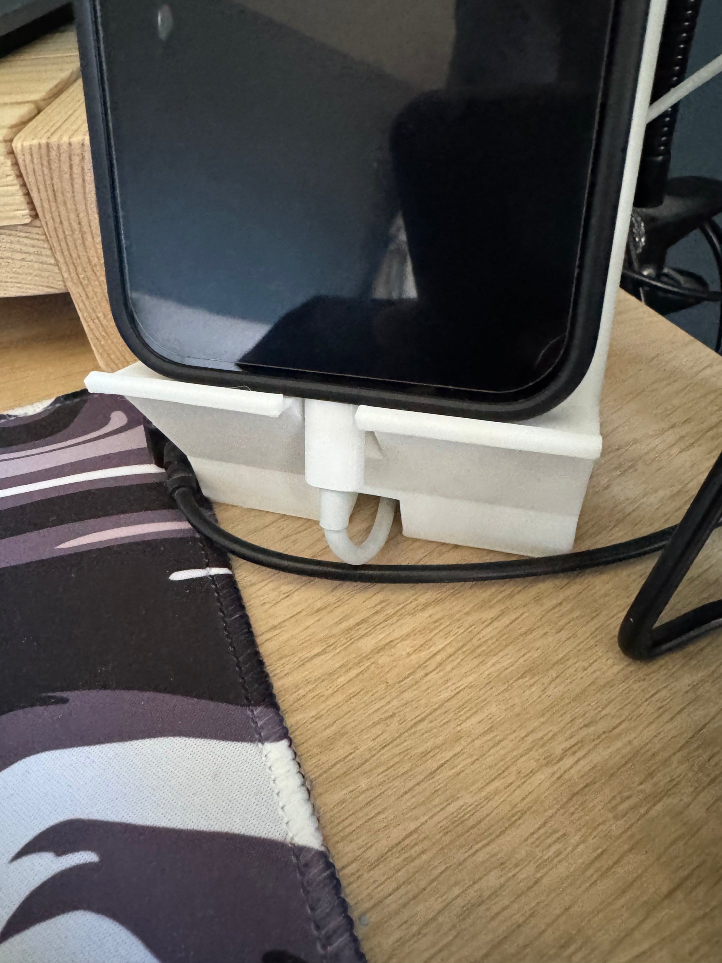 Harvmar Prints - Minimilaist Phone Stand